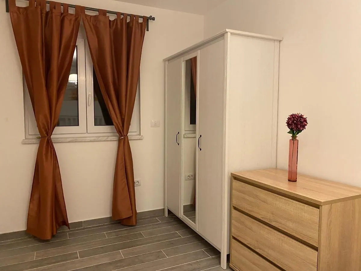 Polaris Apartment Pula 0*,  Kroatien